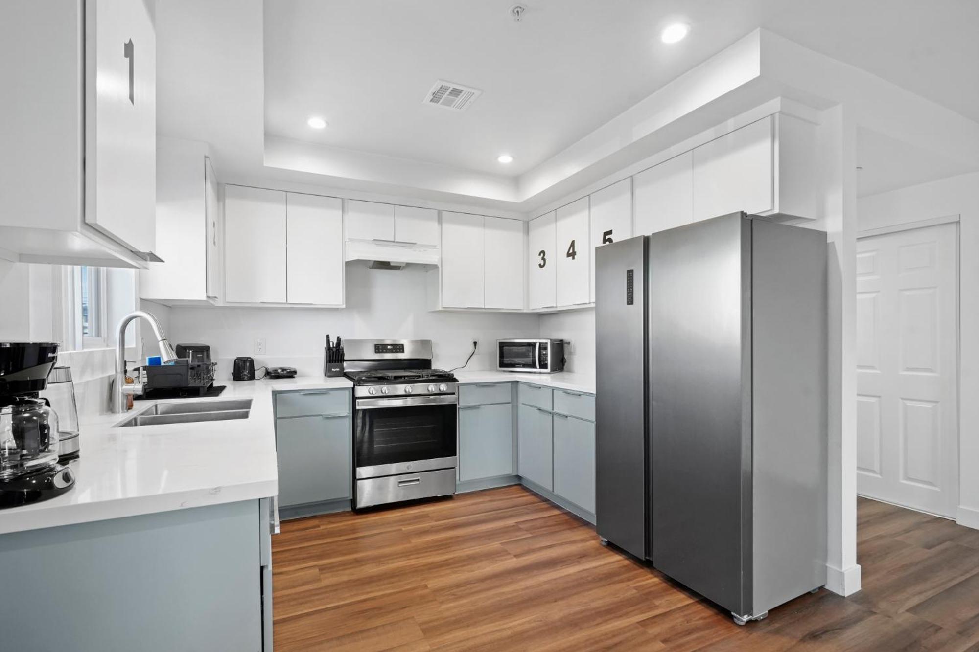 Spacious Bedroom With Shared Bathroom Los Ángeles